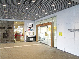 豊田市中央図書館